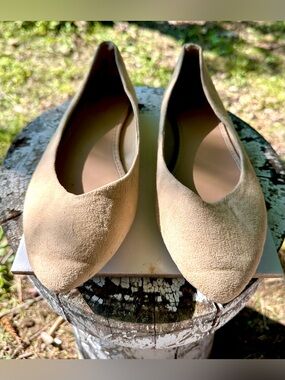 Old Navy Women's Pointed Toe Flats in Tan Suede